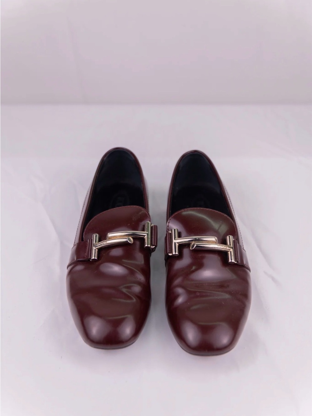 Tod’s women’s leather loafers in burgundy